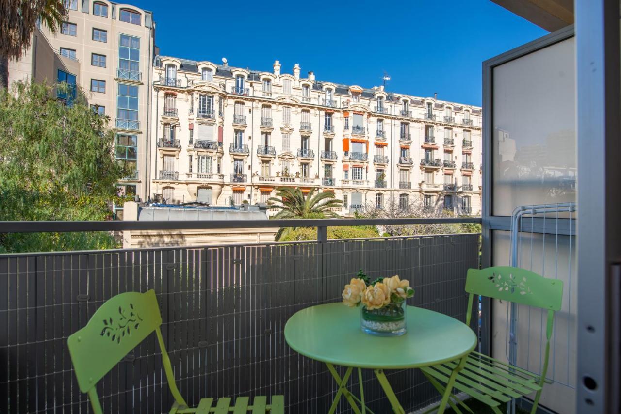Sunny Studio With Balcony And Ac Near The Sea Apartment